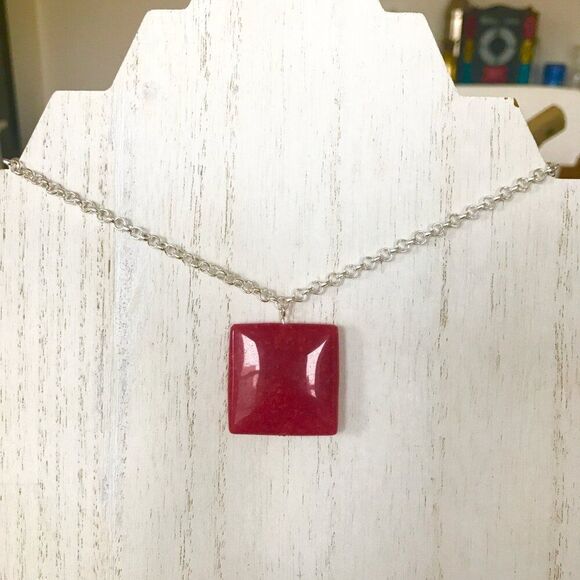 Red Marble Stone Square Pendant on Silver Chain Necklace - Picture 5 of 6